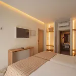 Hotel Authentic 2*