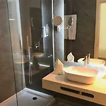 Otel Authentic 2*