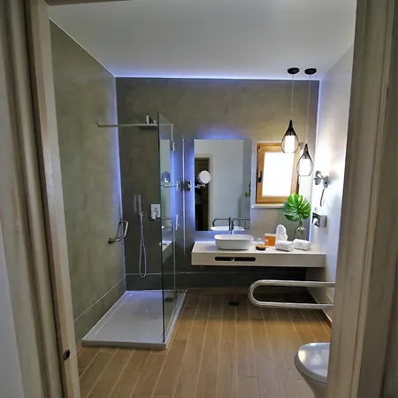 Hotel Authentic 2*