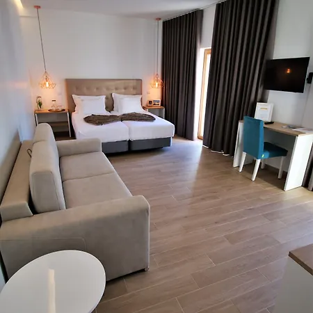 Hotel Authentic