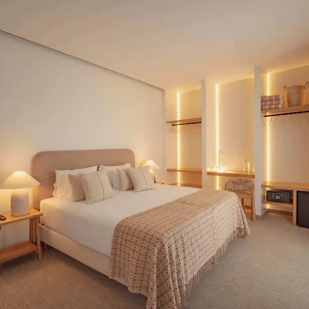 Hotel Authentic 2*
