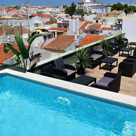 酒店 Authentic 塔维拉